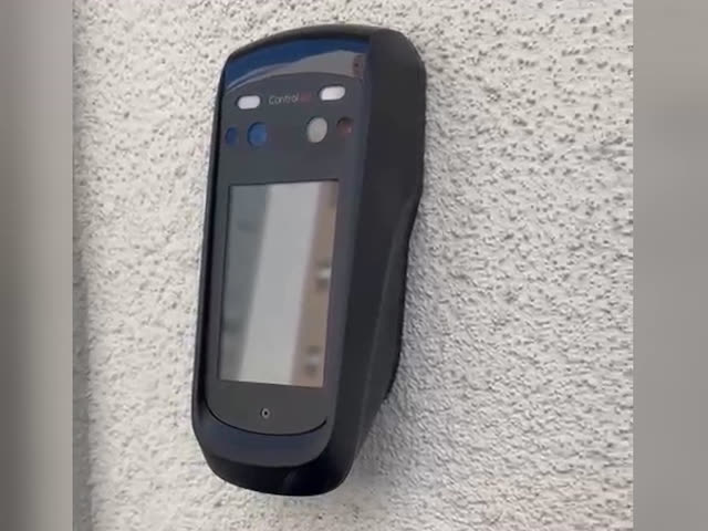 Leitor facial de controle de acesso instalado pela Bismarck
